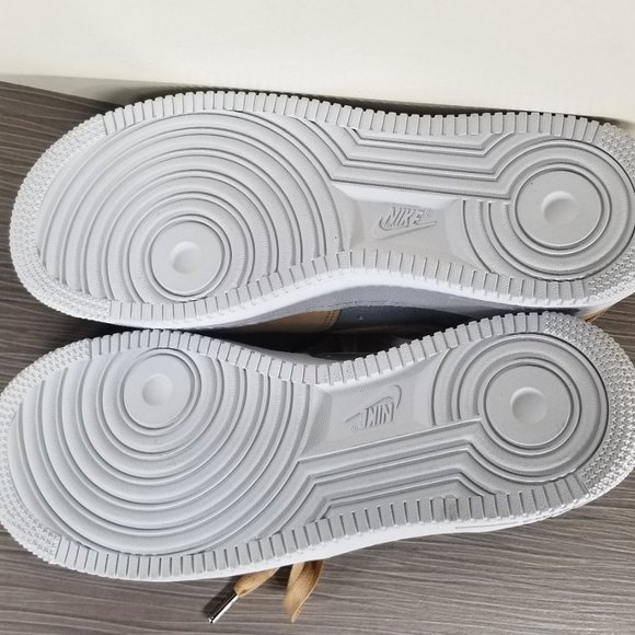 Nike Air Force 1 '07 SE Low Top Beige/Metallic Silver Women's Size 6.5 US / 37.5 - Picture 9 of 10